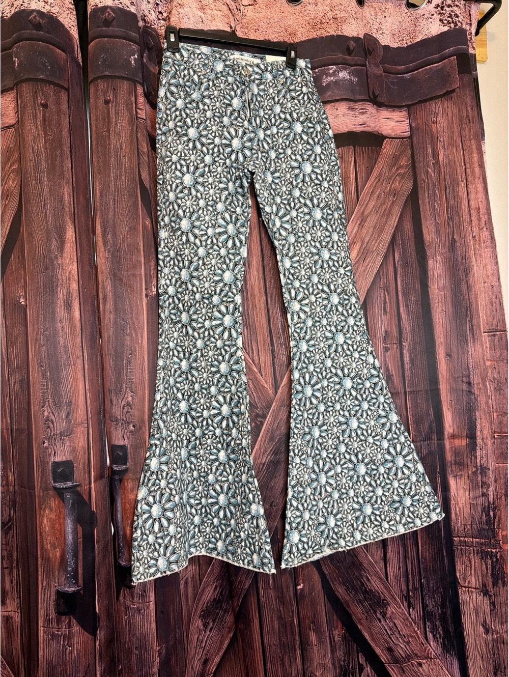 NWT Ranch Dress'n Women's size 2 Super Flare Premium Denim Jeans with turquoise